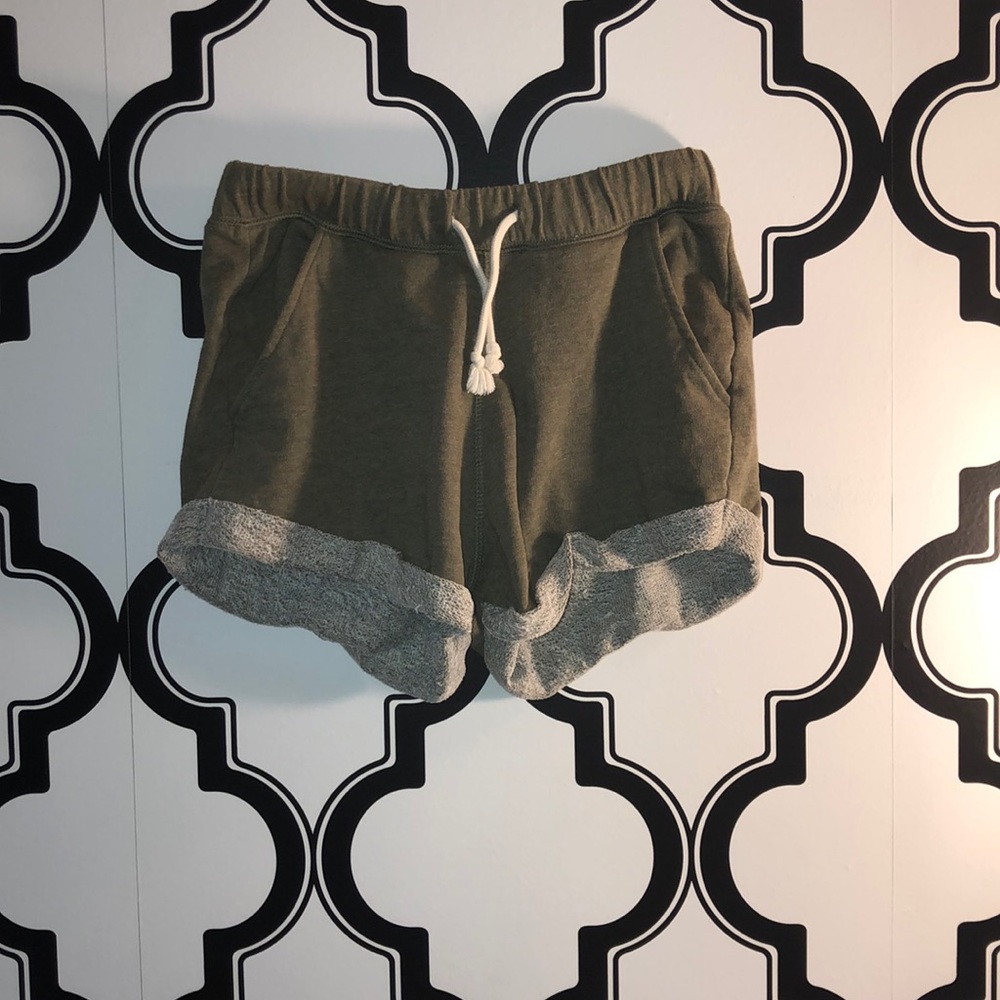 Army Green Sweat-Shorts